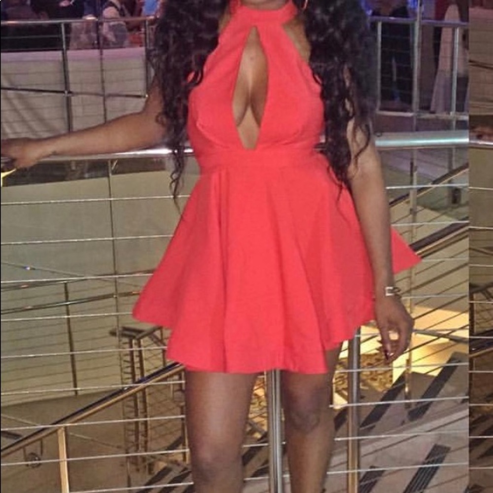 Coral bombshell